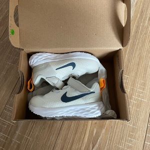 Baby Nike shoes size 4C